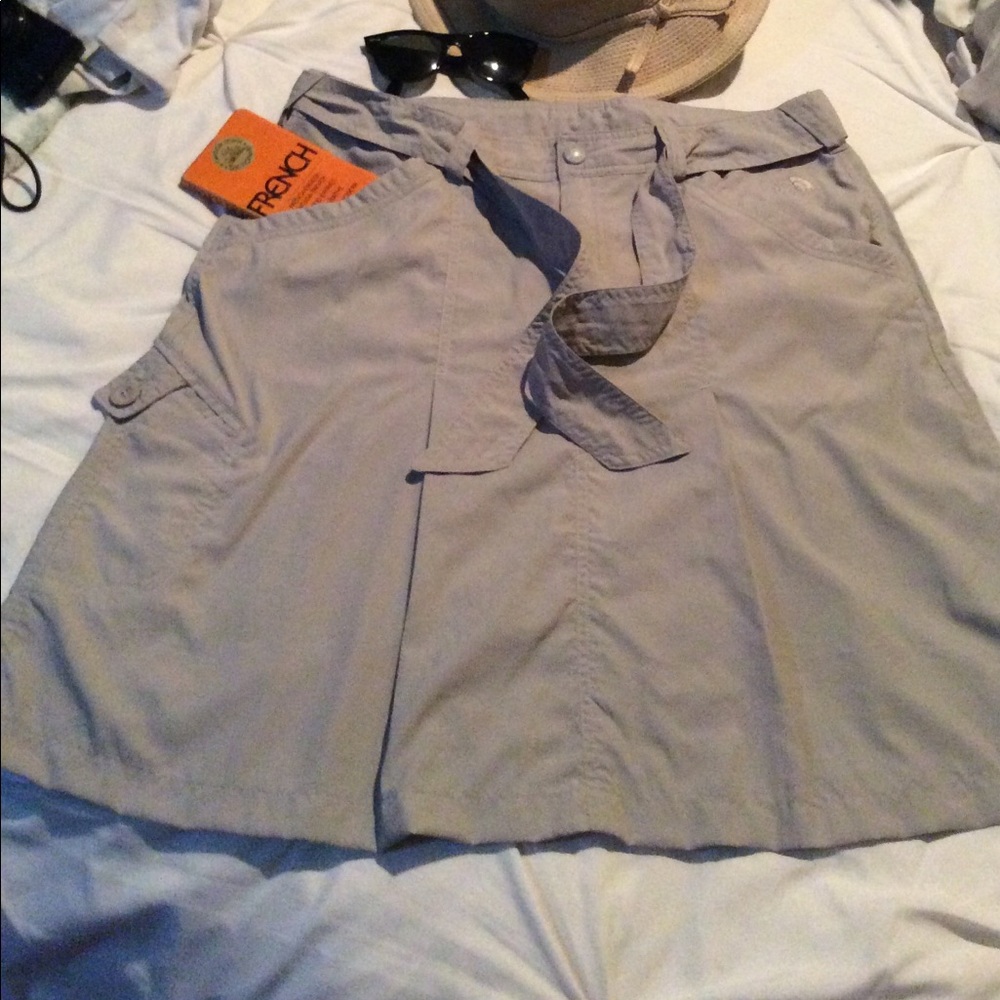 NORTH FACE  SKIRT NEW(tag) khaki color, size 14